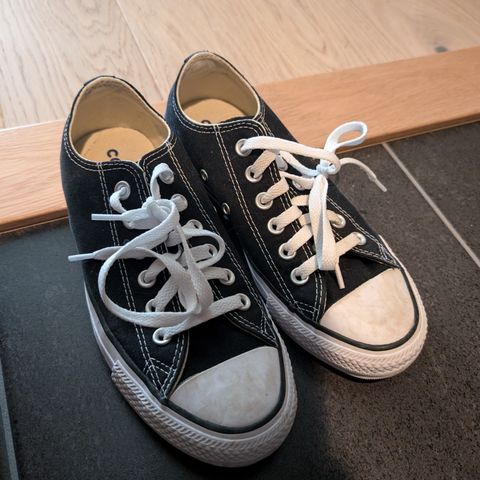 Converse lav svart