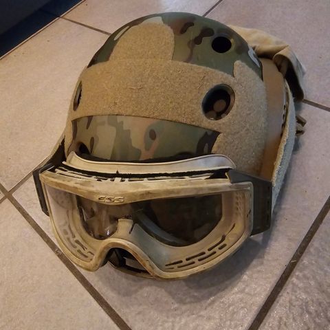 Airsoft - Hjelm, lue, maske og briller