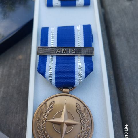 NATO AMIS medalje