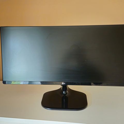 PC skjerm LG 25''