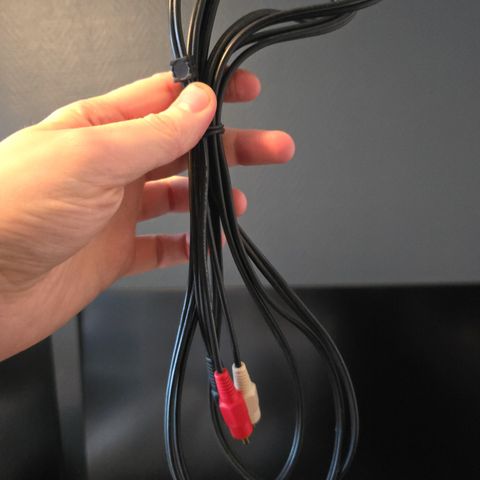 RCA-kabel til minijack selges billig