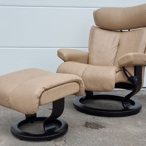 Stressless Magic (L) med fotskammel