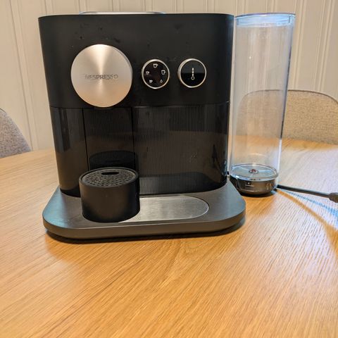 Nespresso Expert kapselmaskin