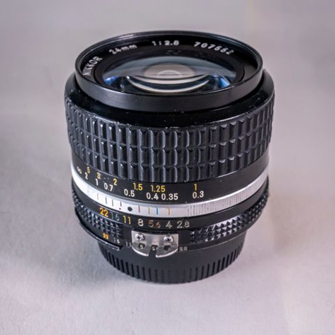 Nikon Nikkor 28mm f2.8 AIs objektiv