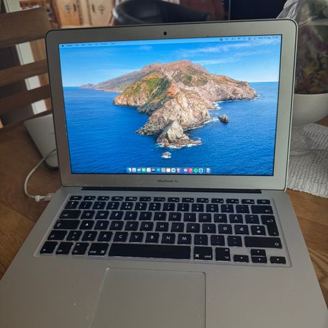 Rimelig Macbook Air 2015 (Justert Pris)