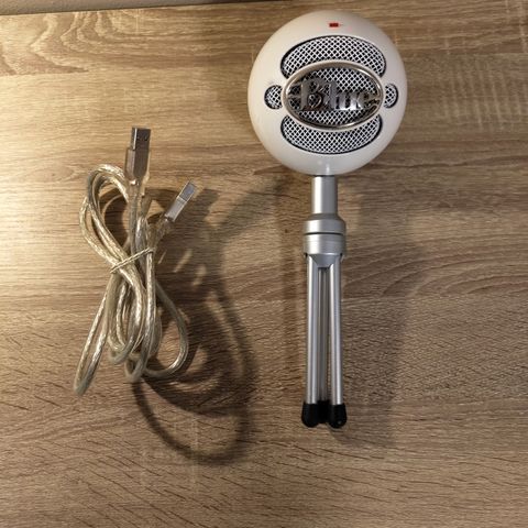 Blue Snowball Mikrofon selges billig.