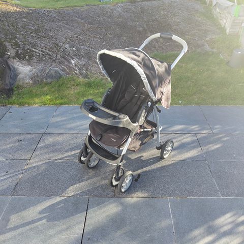 Stroller/Barnevogn selges, godt brukt men i god stand