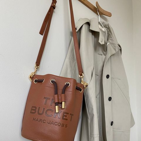 Marc Jacobs bucket bag