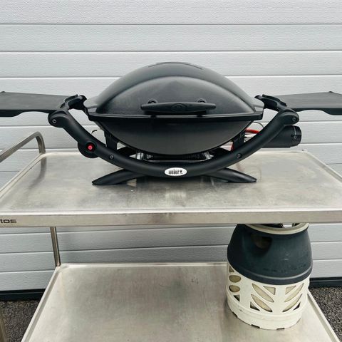 Weber Q 2000 gass grill selges - kan leveres i Oslo og omegn