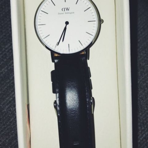 Daniel Wellington klokke selges :)