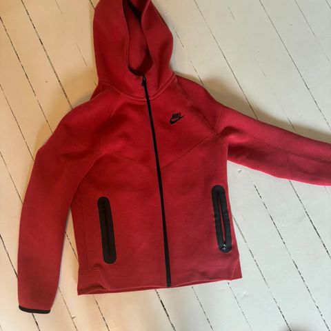 Nike Tech Fleece hettegenser og bukse