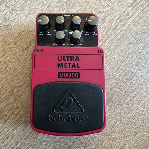 Behringer Ultra Metal UM300