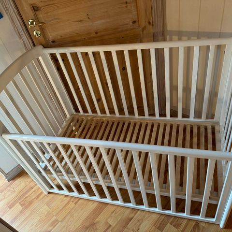 Baby Crib (bedside crib)