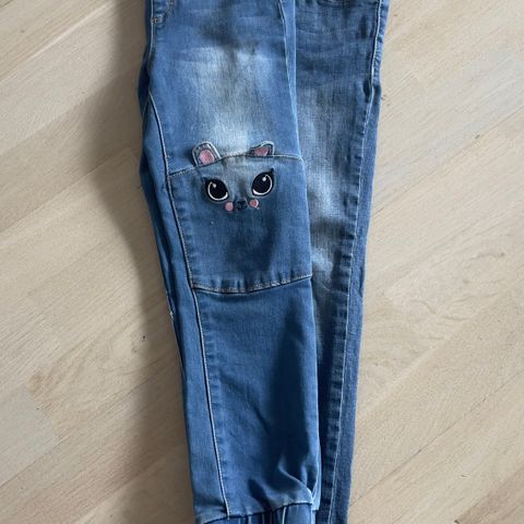 2stk jeans str 116 kr 200,-