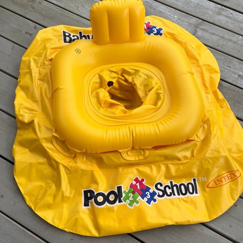 Baby float- pool school