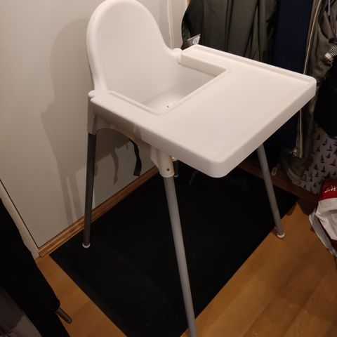 Antilop barnestol med bord. Fra Ikea.