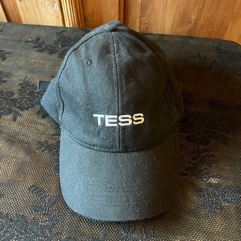 Tess Caps