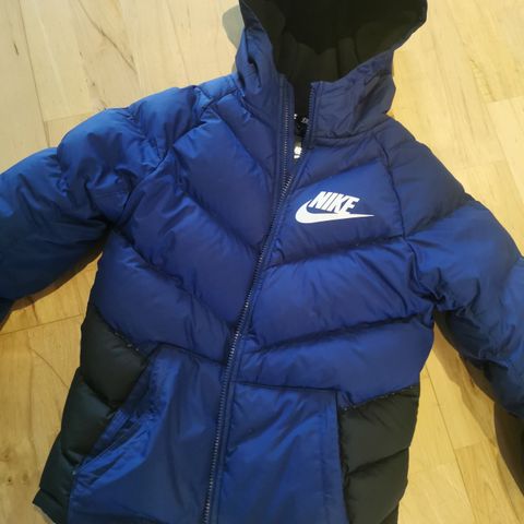 Nike vinterjakke i str 137 - 147