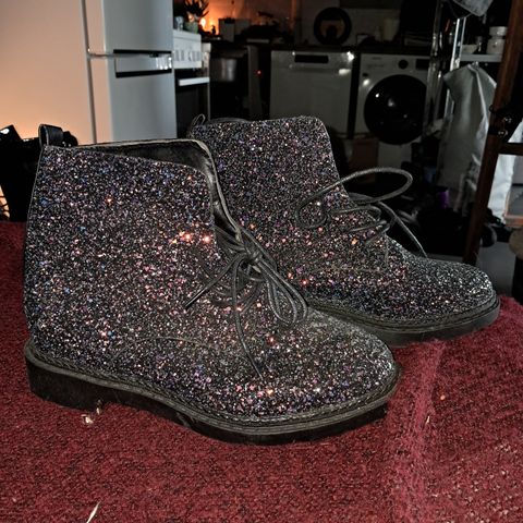 Unike boots m glitter størrelse 39.