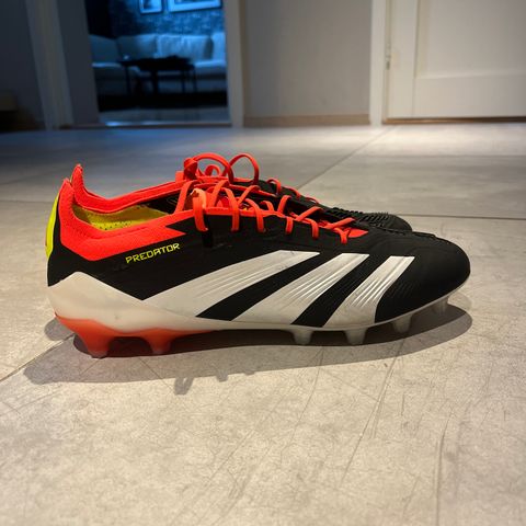 FOTBALLSKO Adidas Predator Elite AG str 43 1/3- Brukt 3 treninger