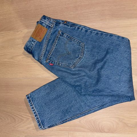 Levis 501 Cropped W:26 L:28