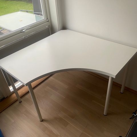 Ikea linnmon hjørnepult 120cm