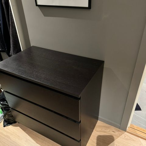 Svart kommode IKEA MALM