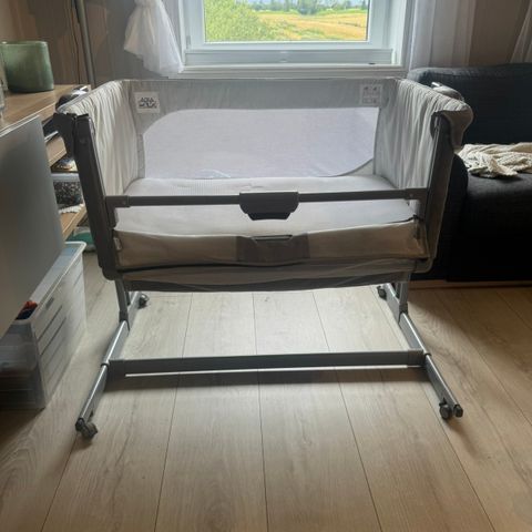 Bedside crib