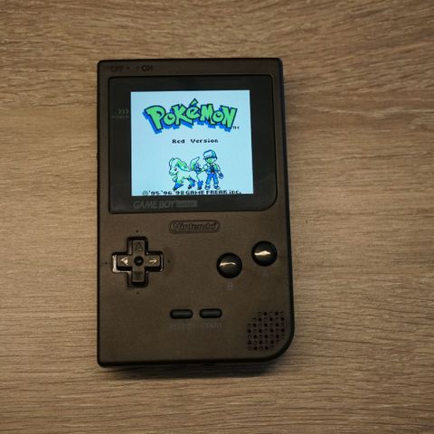 Gameboy Pocket med nytt skall og IPS skjerm