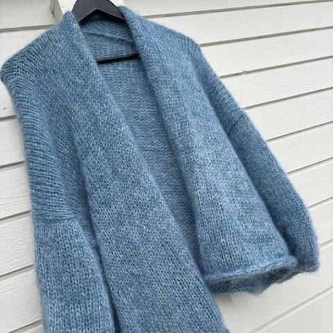 Nystrikket nydelig  jakke i fire tråder kid silk mohair