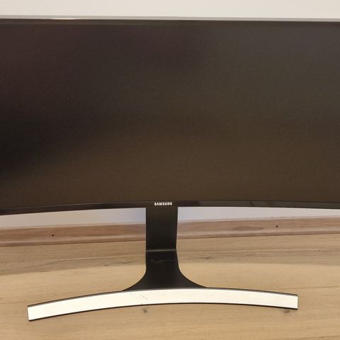 34" Samsung skjerm