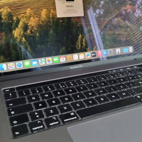 MacBook Pro 16'' (2019), 1 TB disk, 32 GB RAM, 2,3 Ghz i9, Space Gray