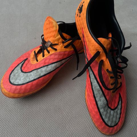 Nike Hypervenom fotballsko i størrelse 40 selges