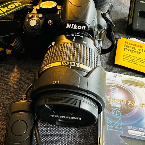 Nikon D3100 med masse utstyr