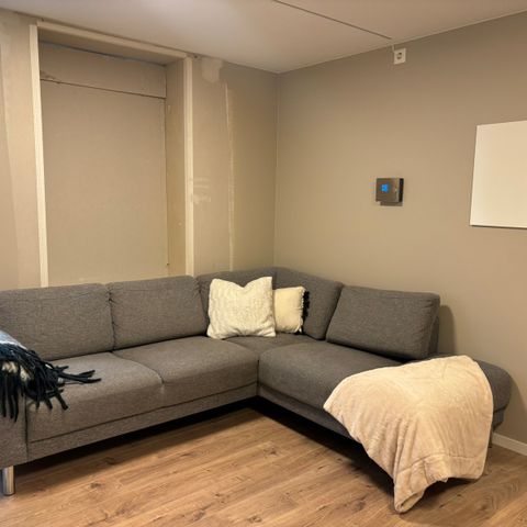 Hjørnesofa (reservert ut kl 22 ikveld)