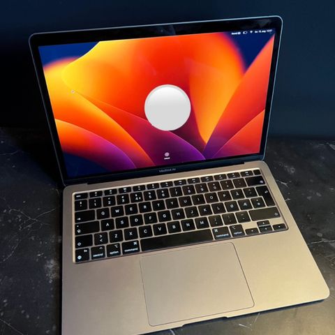 Macbook air 2020 M1 256gb selges billlig!