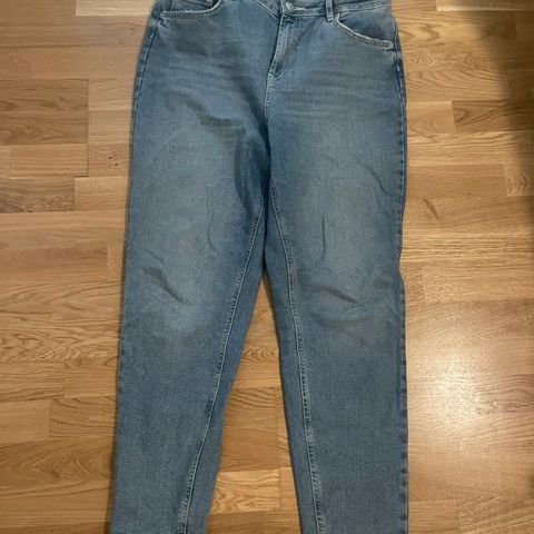 Pent brukt jeans