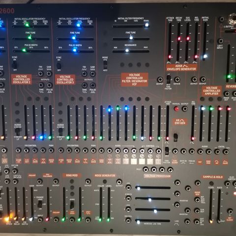 Behringer 2600