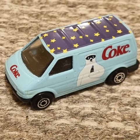 Volkswagen Caravelle med Coca-Cola reklame