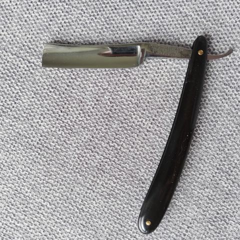 Barberkniv/straight razor Wade & Butcher Sheffield 18 mm