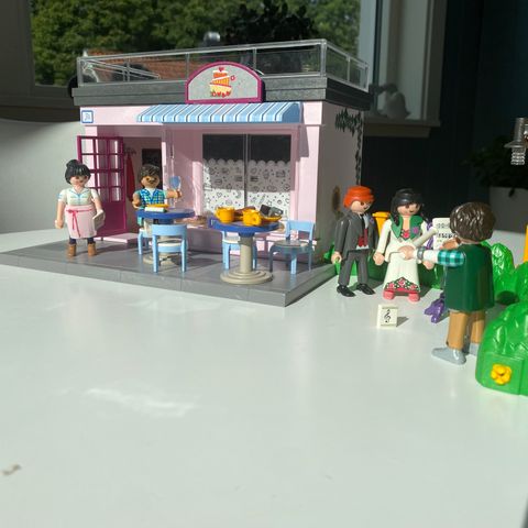 Playmobil City Life (Cafe) +brudepar selges.