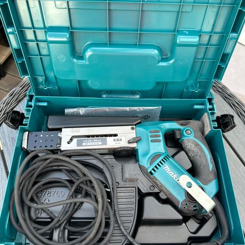 Makita skruautomat