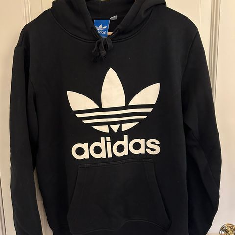 Adidas hettegenser