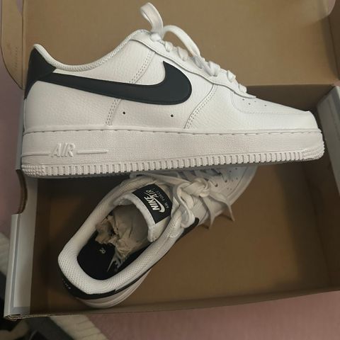 Nike Air Force 1, str 40, HELT NY!