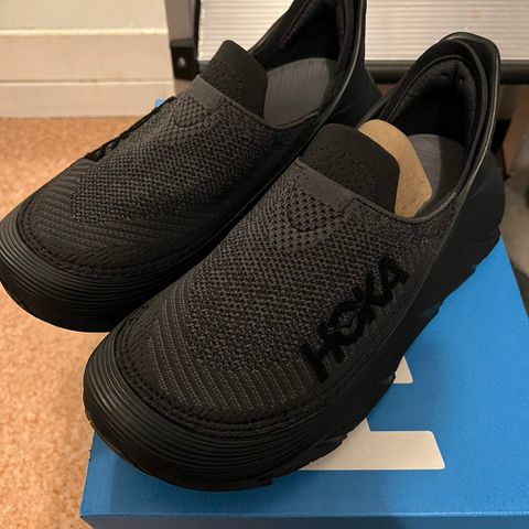 Hoka restore 41 1/3 unisex