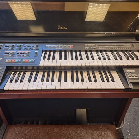 Orgel  med krakk electrone