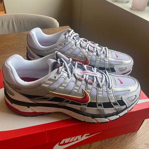 Nike P-6000 W