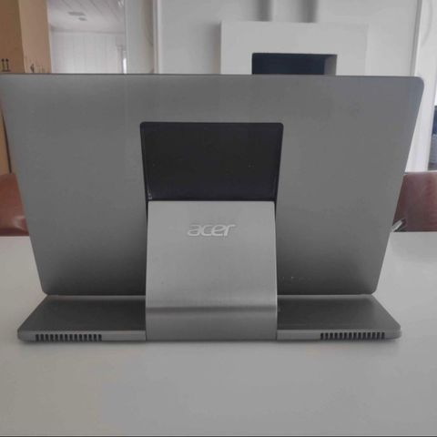 Acer Laptop R7