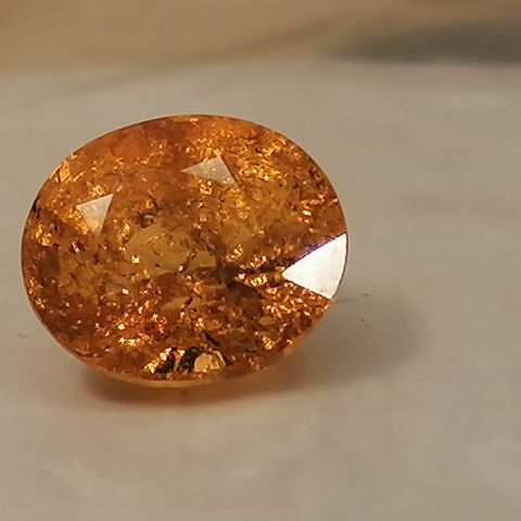 1.35 ct 6.8x5.8mm VS Oval Oransje Spessartin Granat, Afrika