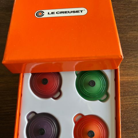 Le Creuset kjøleskapsmagneter